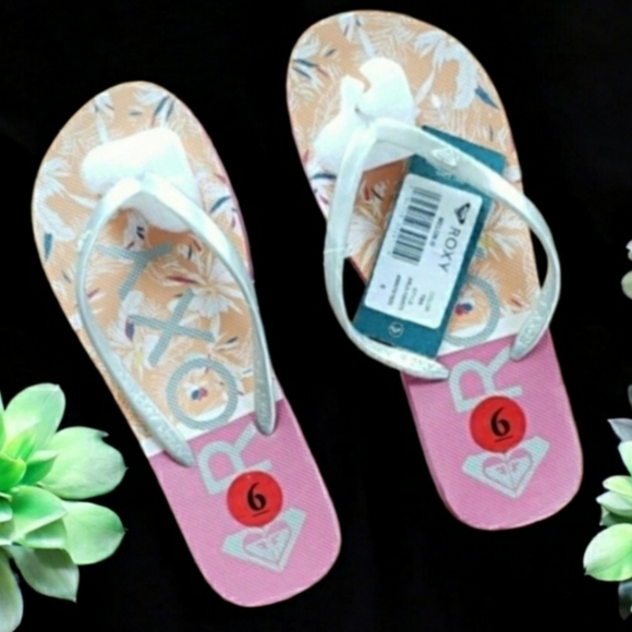 Roxy Shoes - ROXY Melon III Floral flip-flops Size 6 - Nwt